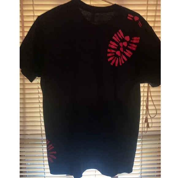 Coca-Cola Leads Love Hearts Footprint graphic T-shirt advertising - Picture 2 of 5